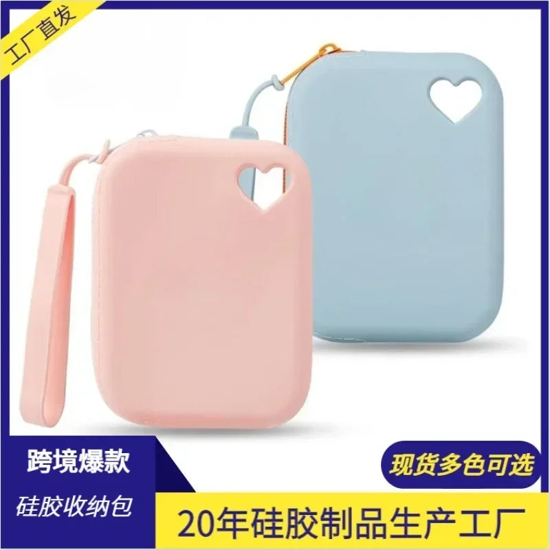 Silicone Dog Treat Pouch Portable Snack Bag Lightweight Odorless Attachable Belt for Training